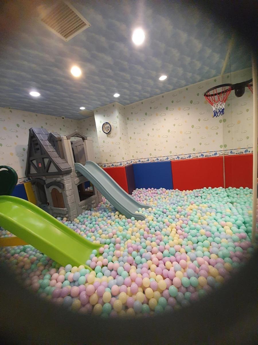 Joy Garden Hotel Гаосюн Екстер'єр фото
